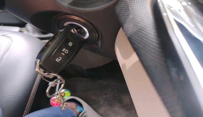 2017 Tata Tiago XZ PETROL, Petrol, Manual, 1,16,275 km, interior