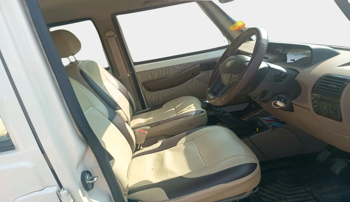 2021 Mahindra Bolero B6 (O), Diesel, Manual, 74,357 km, interior