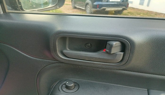 2022 Mahindra Thar LX PETROL HT 4WD AT, Petrol, Automatic, 24,596 km, interior