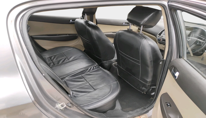 2013 Hyundai i20 SPORTZ 1.4 CRDI, Diesel, Manual, 1,37,542 km, interior