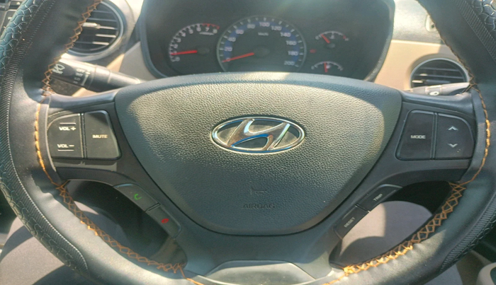 2014 Hyundai Xcent SX 1.2 (O), Petrol, Manual, 74,568 km, interior