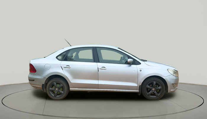 2013 Skoda Rapid ELEGANCE 1.6 TDI CR MT, Diesel, Manual, 98,433 km, exterior