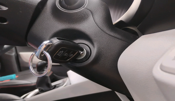 2022 Hyundai VENUE S(O) 1.2, Petrol, Manual, 36,390 km, interior