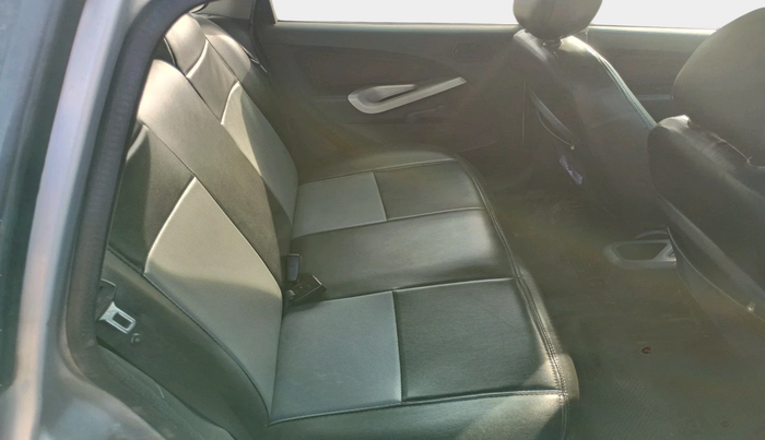 2011 Ford Figo TITANIUM 1.4 DIESEL, Diesel, Manual, 1,12,761 km, interior