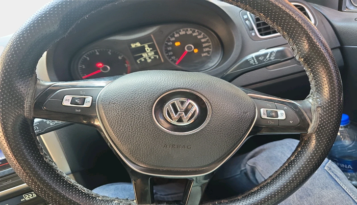 2016 Volkswagen Polo HIGHLINE1.2L, Petrol, Manual, 36,900 km, interior