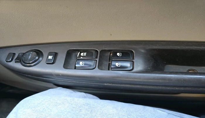 2013 Hyundai i20 ASTA 1.2, Petrol, Manual, 1,24,955 km, interior