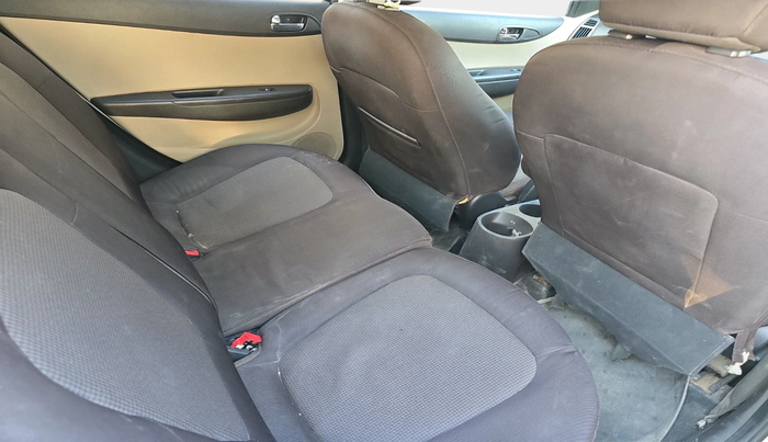 2013 Hyundai i20 ASTA 1.2, Petrol, Manual, 1,24,955 km, interior
