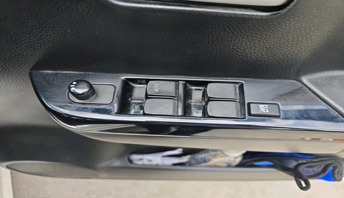 2017 Maruti Wagon R 1.0 VXI, Petrol, Manual, 61,570 km, interior