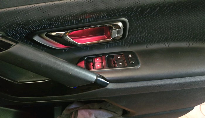 2024 Tata Safari ACCOMPLISHED DARK EDITION, Diesel, Manual, 58,907 km, interior