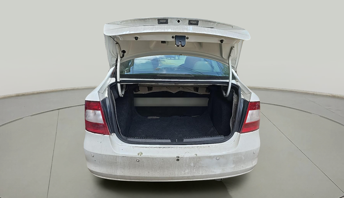 2014 Skoda Rapid ELEGANCE 1.6 TDI CR MT, Diesel, Manual, 74,200 km, exterior