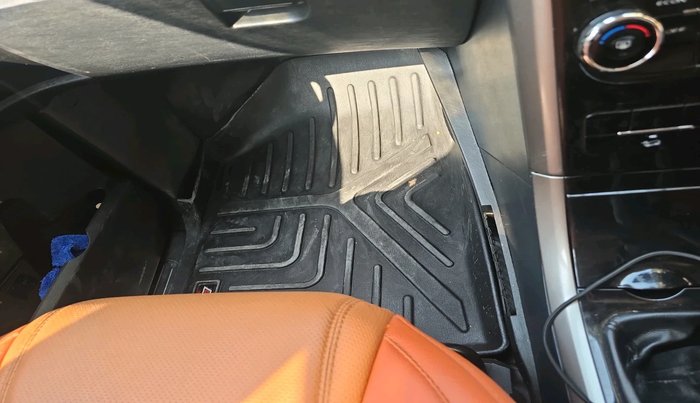 2019 Mahindra XUV500 W9, Diesel, Manual, 47,127 km, interior