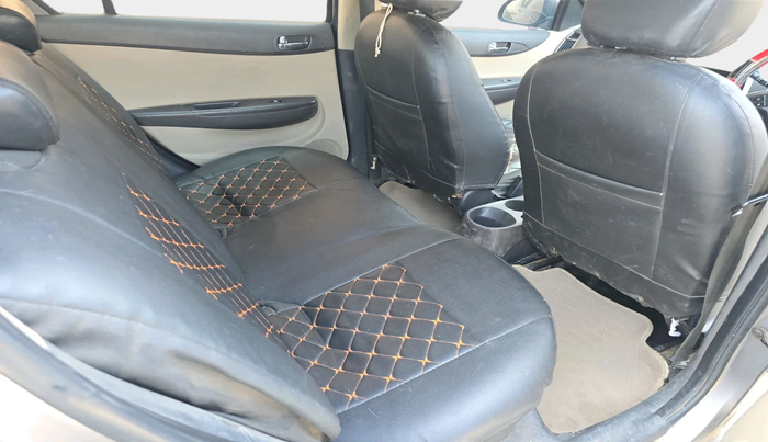 2013 Hyundai i20 SPORTZ 1.2, Petrol, Manual, 1,04,513 km, interior