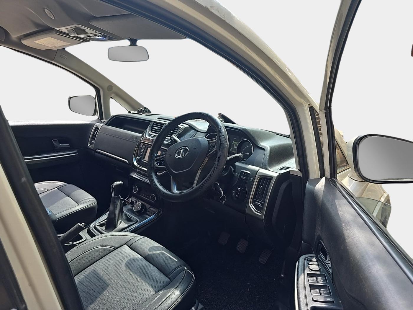 2017 Tata Hexa XT 4X2 7 STR, Diesel, Manual, 94,000 km, interior
