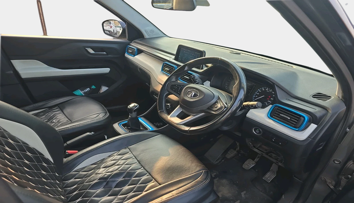 2022 Tata PUNCH CREATIVE  MT, Petrol, Manual, 31,934 km, interior