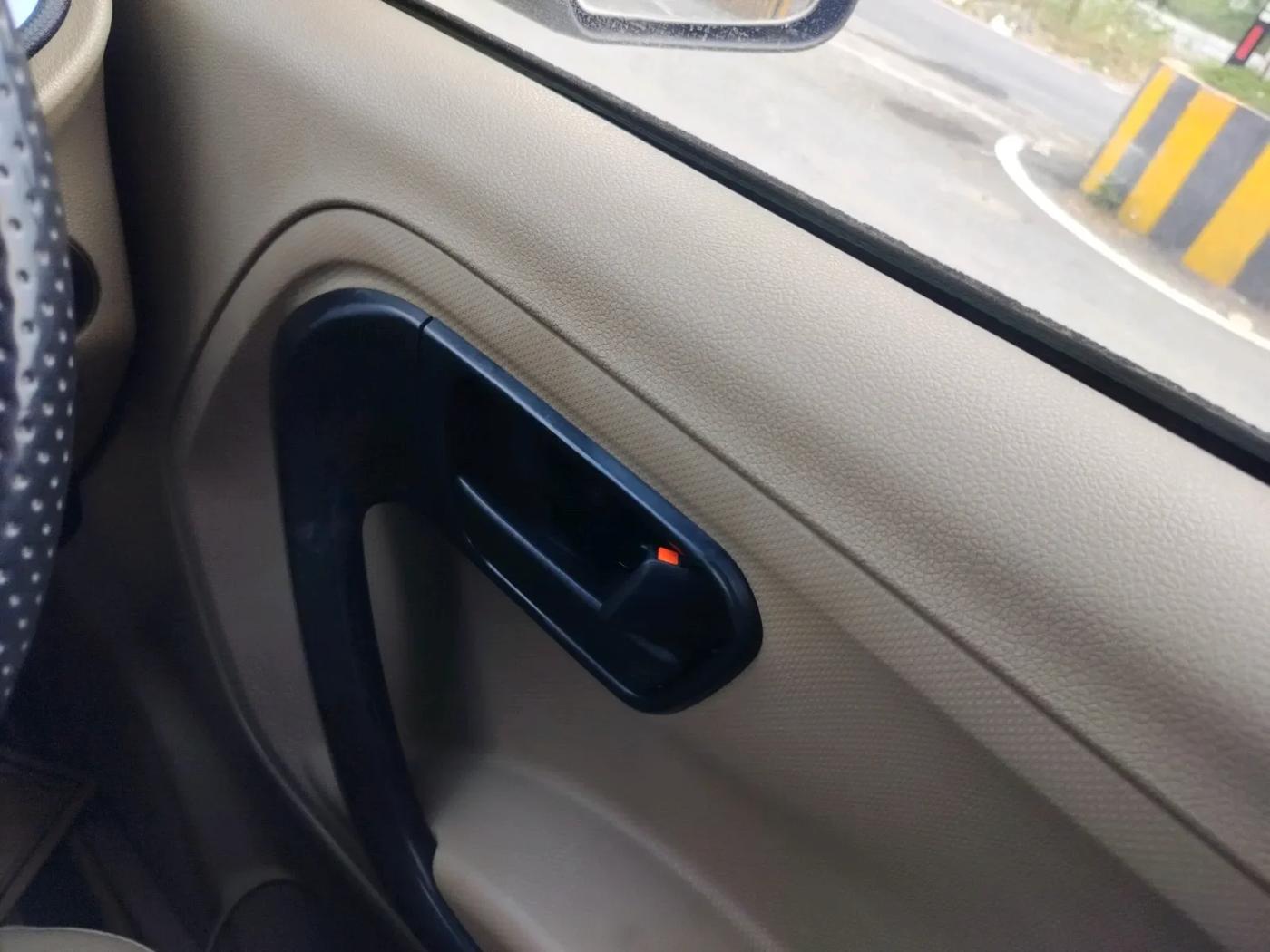 2022 Mahindra BOLERO NEO N 8, Diesel, Manual, 78,957 km, interior