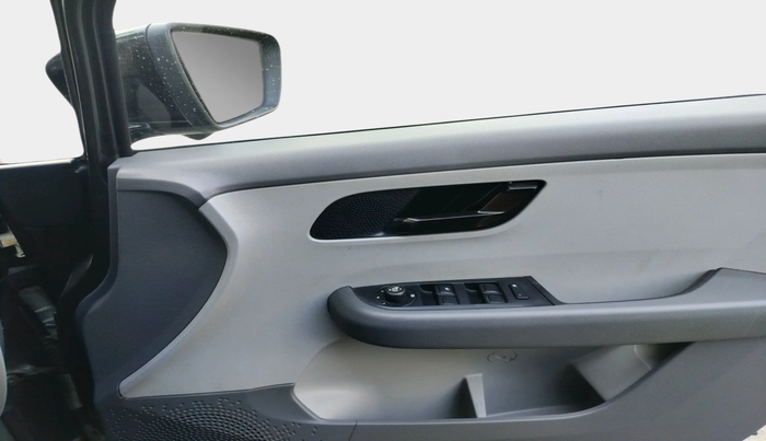 2020 Tata ALTROZ XT PETROL, Petrol, Manual, 34,499 km, interior