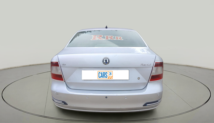 2013 Skoda Rapid ELEGANCE 1.6 TDI CR MT, Diesel, Manual, 96,879 km, exterior