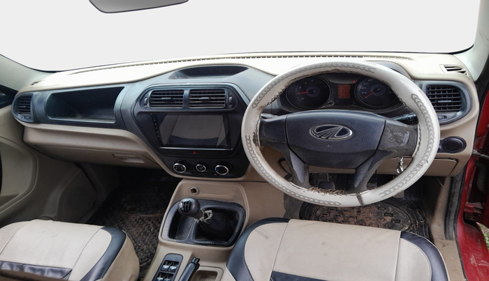 2017 Mahindra TUV300 T4, Diesel, Manual, 81,334 km, interior