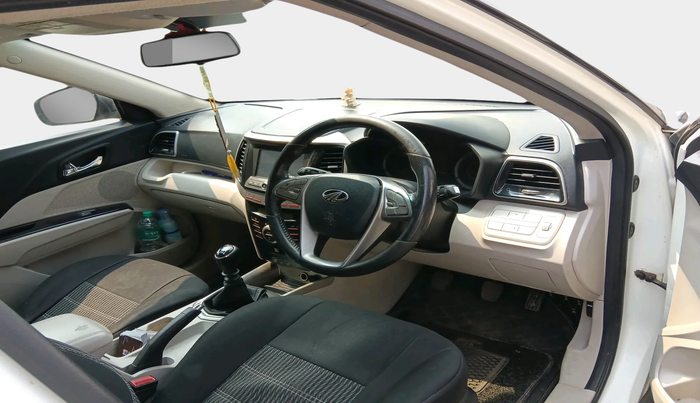 2019 Mahindra XUV300 W6 1.5 DIESEL, Diesel, Manual, 75,885 km, interior