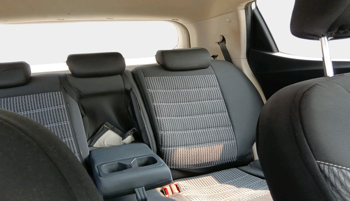 2019 Mahindra XUV300 W6 1.5 DIESEL, Diesel, Manual, 75,885 km, interior