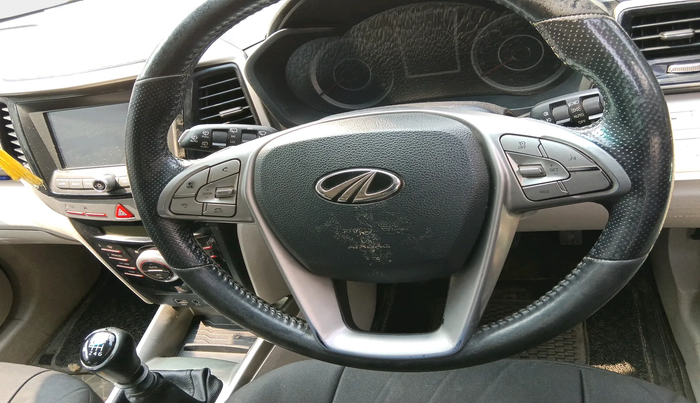 2019 Mahindra XUV300 W6 1.5 DIESEL, Diesel, Manual, 75,885 km, interior
