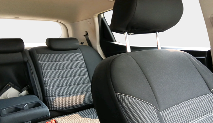 2019 Mahindra XUV300 W6 1.5 DIESEL, Diesel, Manual, 75,885 km, interior