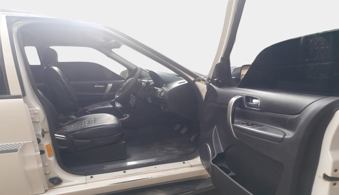 2017 Tata Safari Storme 2.2 EX 4X2, Diesel, Manual, 1,27,060 km, interior