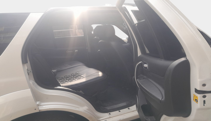 2017 Tata Safari Storme 2.2 EX 4X2, Diesel, Manual, 1,27,060 km, interior