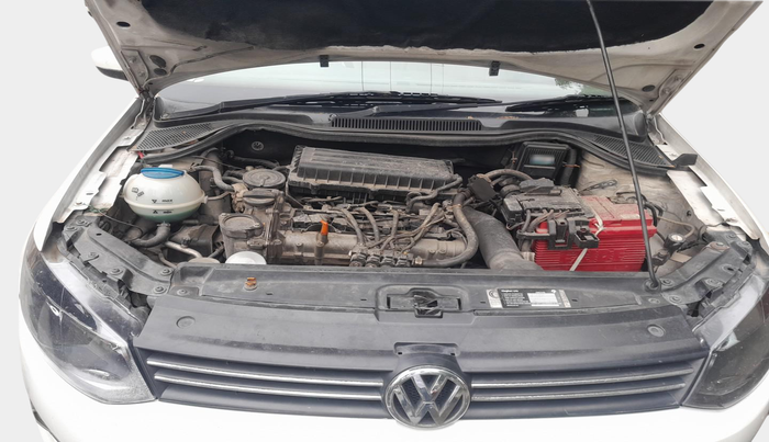 2013 Volkswagen Vento HIGHLINE 1.6 MPI, Petrol, Manual, 1,21,415 km, exterior