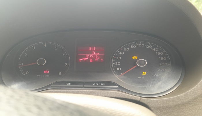 2013 Volkswagen Vento HIGHLINE 1.6 MPI, Petrol, Manual, 1,21,415 km, interior