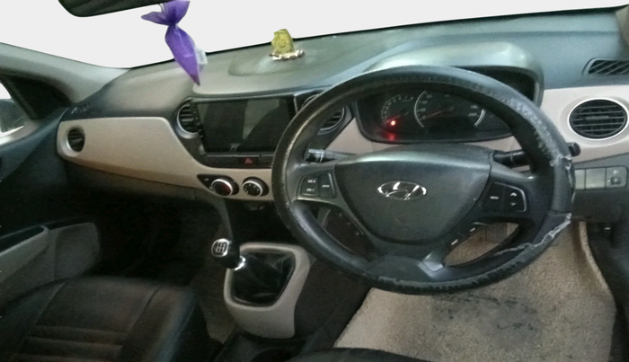 2017 Hyundai Grand i10 SPORTZ 1.2 KAPPA VTVT, Petrol, Manual, 1,99,014 km, interior