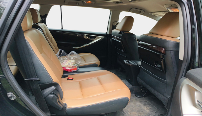 2022 Toyota Innova Crysta 2.4 ZX AT 7 STR, Diesel, Automatic, 45,636 km, interior