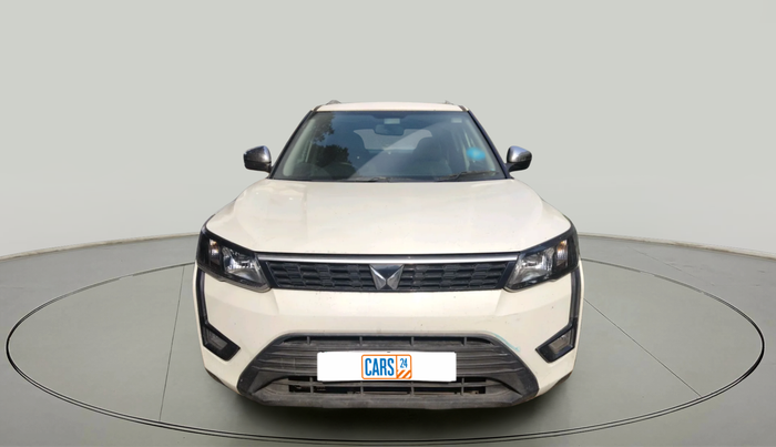2023 Mahindra XUV300 W4 1.5 DIESEL, Diesel, Manual, 1,52,000 km, exterior