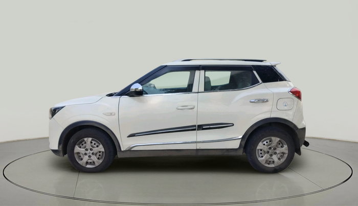 2023 Mahindra XUV300 W4 1.5 DIESEL, Diesel, Manual, 1,52,000 km, exterior