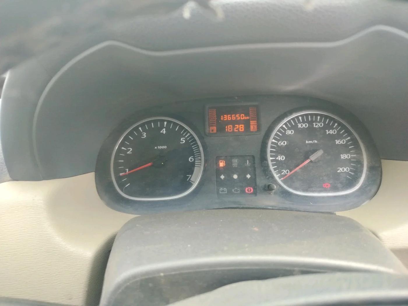 2013 Renault Duster 85 PS RXL DIESEL, Diesel, Manual, 1,39,524 km, interior