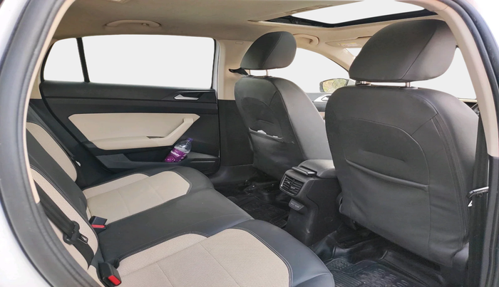 2022 Volkswagen VIRTUS TOPLINE TSI 1.0 AT, Petrol, Automatic, 39,084 km, interior