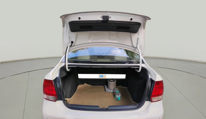 2014 Volkswagen Vento HIGHLINE 1.5 AT, Diesel, Automatic, 2,49,444 km, exterior