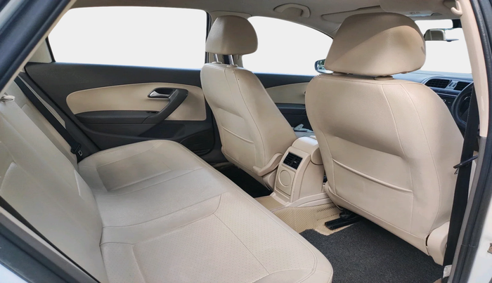 2014 Volkswagen Vento HIGHLINE 1.5 AT, Diesel, Automatic, 2,49,444 km, interior