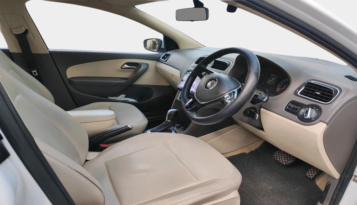 2014 Volkswagen Vento HIGHLINE 1.5 AT, Diesel, Automatic, 2,49,444 km, interior