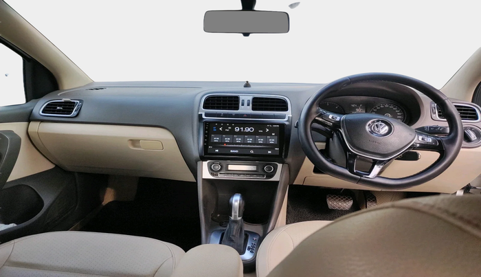 2014 Volkswagen Vento HIGHLINE 1.5 AT, Diesel, Automatic, 2,49,444 km, interior