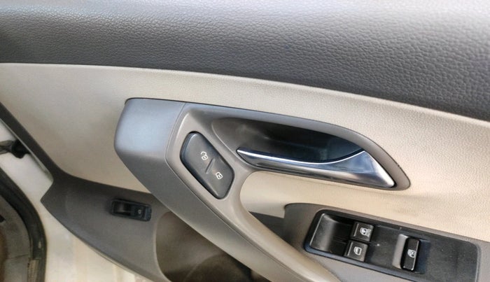 2011 Volkswagen Vento TRENDLINE DIESEL 1.6, Diesel, Manual, 1,26,781 km, interior