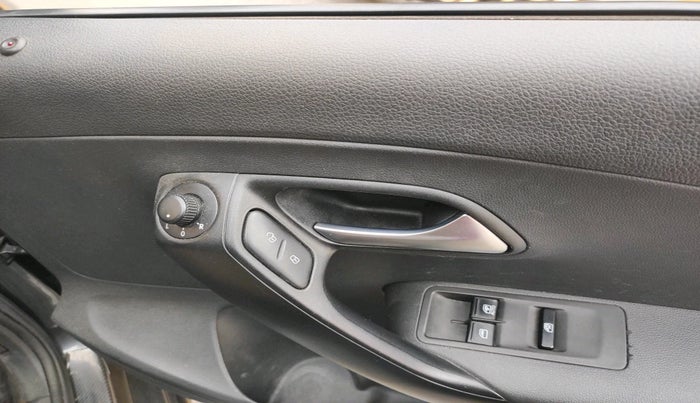 2018 Volkswagen Polo COMFORTLINE 1.0L MPI, Petrol, Manual, 81,157 km, interior