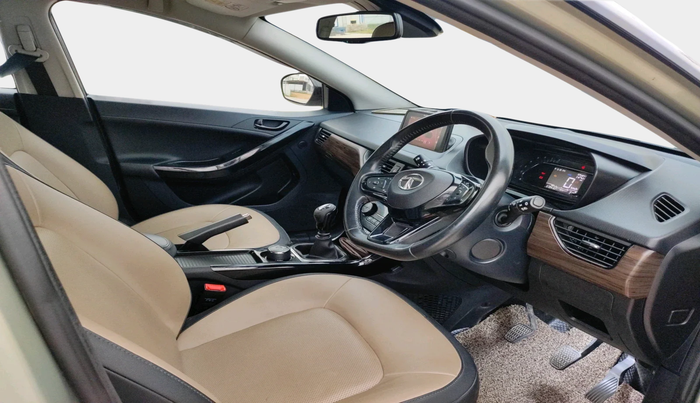 2022 Tata NEXON XZ PLUS (PREMIUM) KAZIRANGA PETROL, Petrol, Manual, 57,341 km, interior