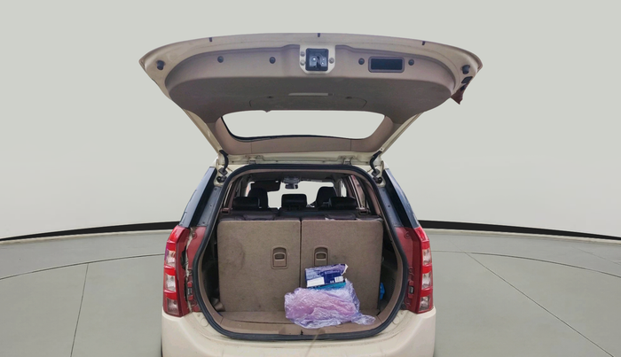 2011 Mahindra XUV500 W8, Diesel, Manual, 1,37,744 km, exterior