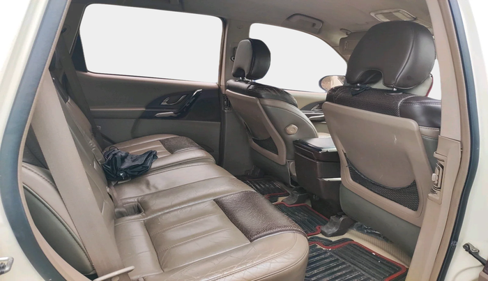 2011 Mahindra XUV500 W8, Diesel, Manual, 1,37,744 km, interior