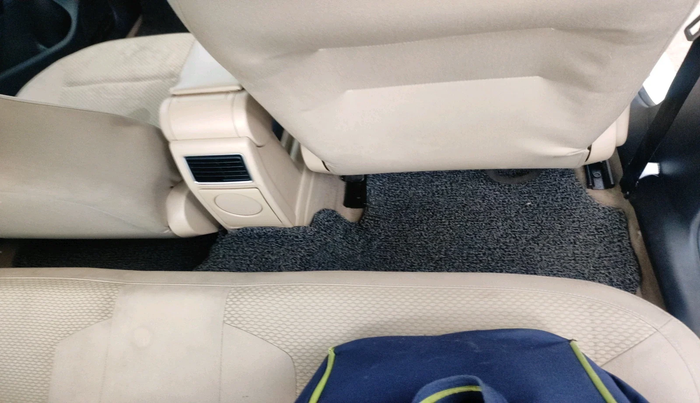 2018 Volkswagen Ameo HIGHLINE PLUS 1.5L AT 16 ALLOY, Diesel, Automatic, 1,57,612 km, interior