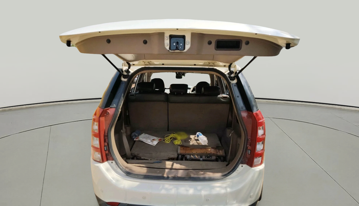 2012 Mahindra XUV500 W8, Diesel, Manual, 2,32,038 km, exterior