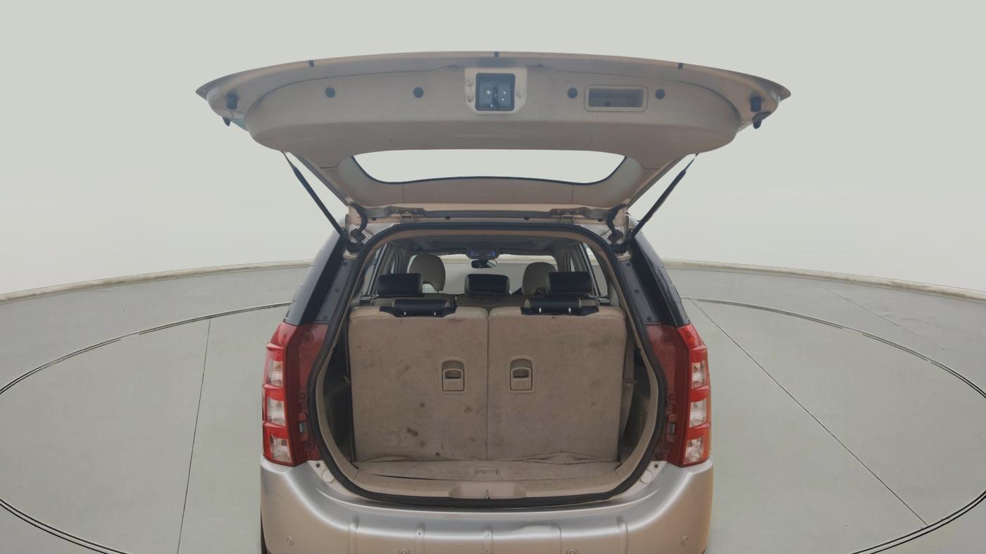 2015 Mahindra XUV500 W10, Diesel, Manual, 1,77,075 km, exterior