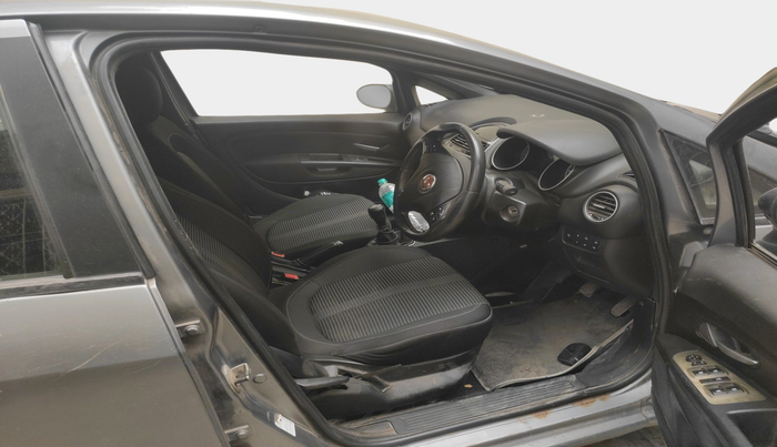 2014 Fiat Punto EVO EMOTION 1.3 MULTIJET, Diesel, Manual, 1,46,107 km, interior