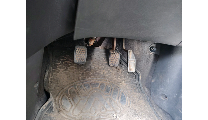 2011 Chevrolet Beat LT LPG, Petrol, Manual, 1,04,605 km, interior